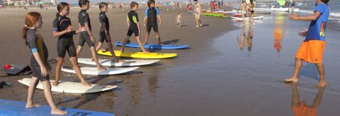 clase de surf en Punta del Moral , Huelva con Kanela Sailing School