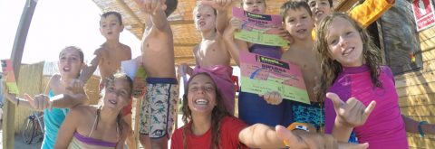 Niños Navegando en Catamarán infantil en Punta del Moral , Huelva con Kanela Sailing School